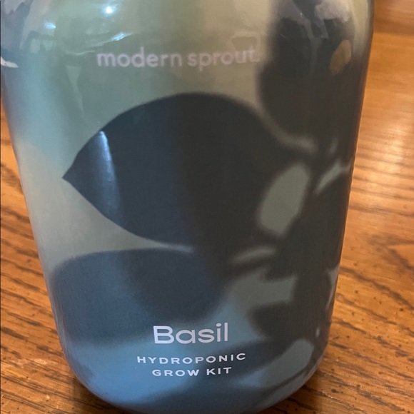 Basil and Parsley Hydroponic Grow Kit‎ Set, new - Picture 11 of 15